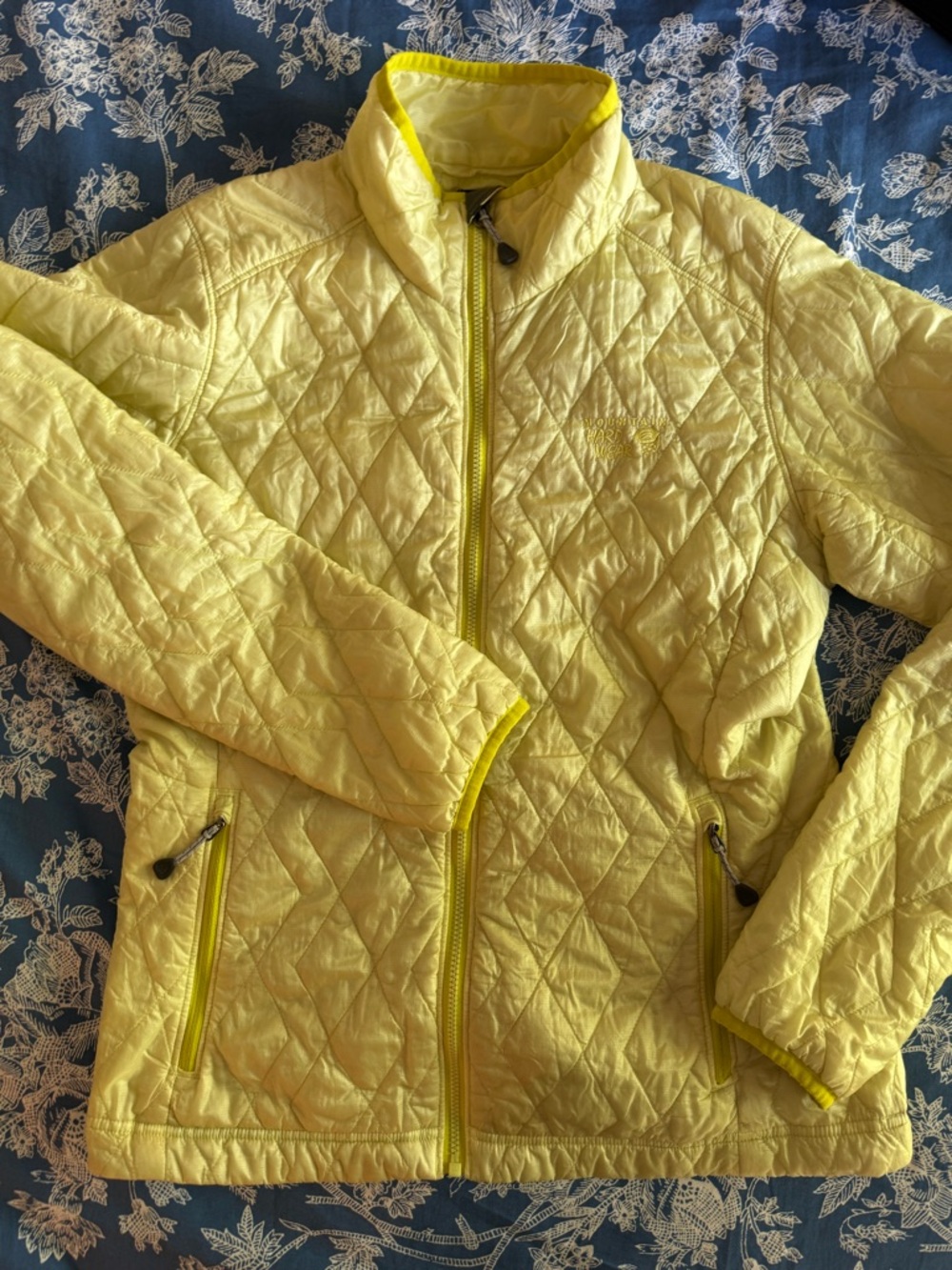 Mountain Hardwear Quilted Diamond-Pattern Puffer Jacket in Yellow